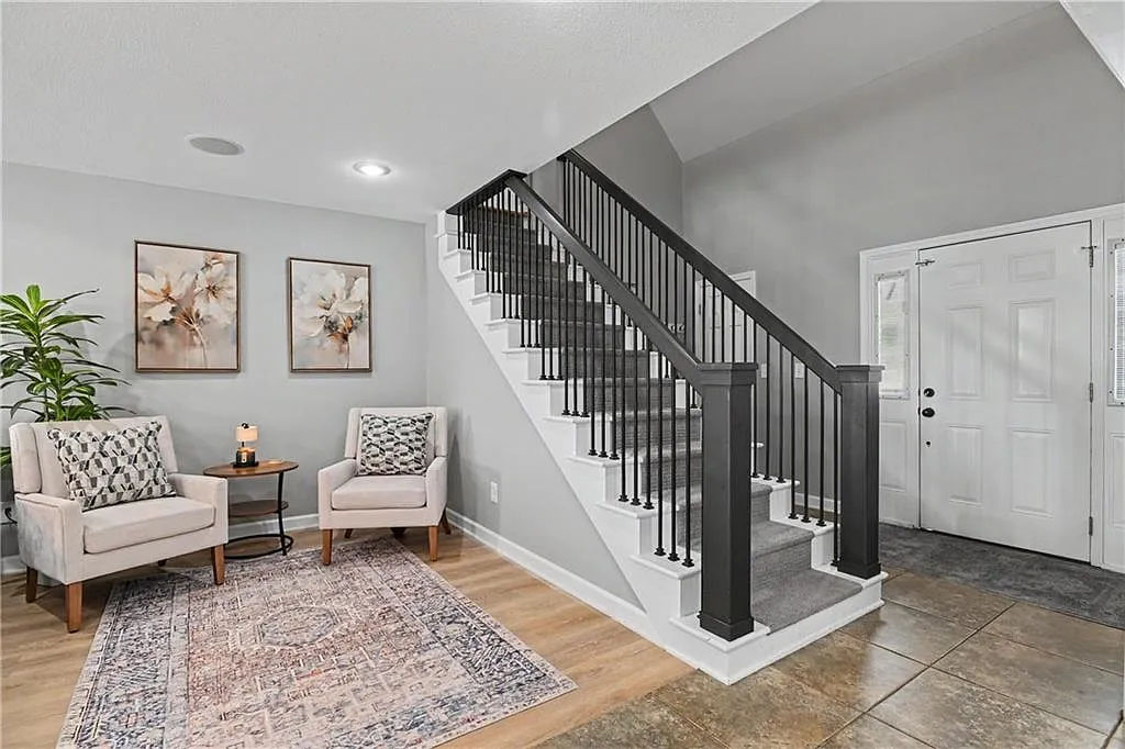 221-Woodbridge-Ln- KansasCity-MO 64145
