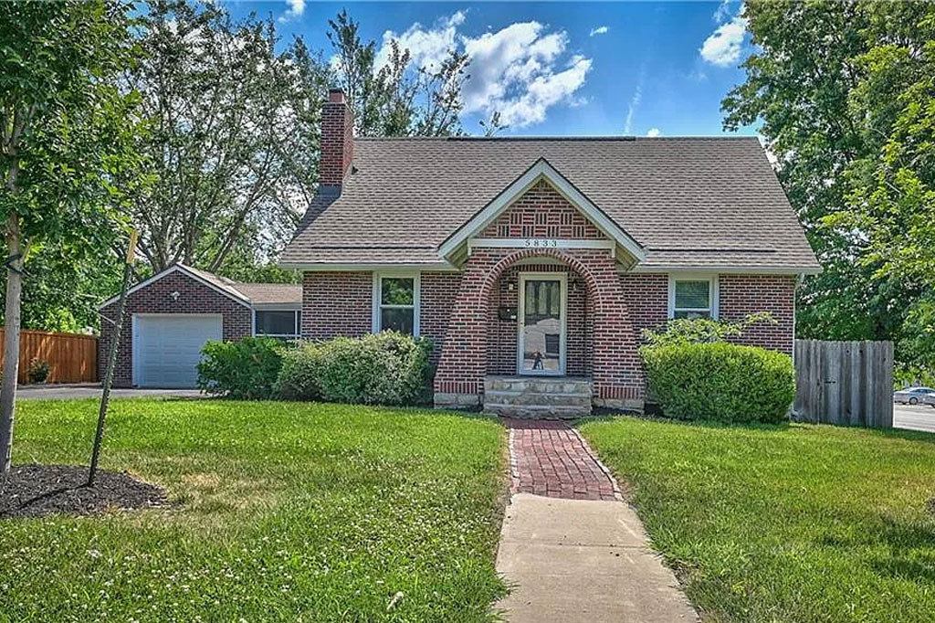 5833-Monrovia-St-Shawnee-KS-66216